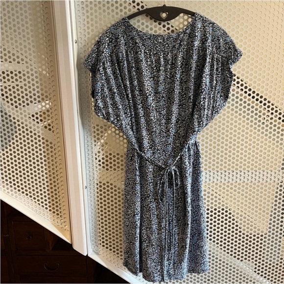 Topshop Floral Vee Neck Mini Dress Size Medium Blue with Tie at Back - Picture 6 of 6